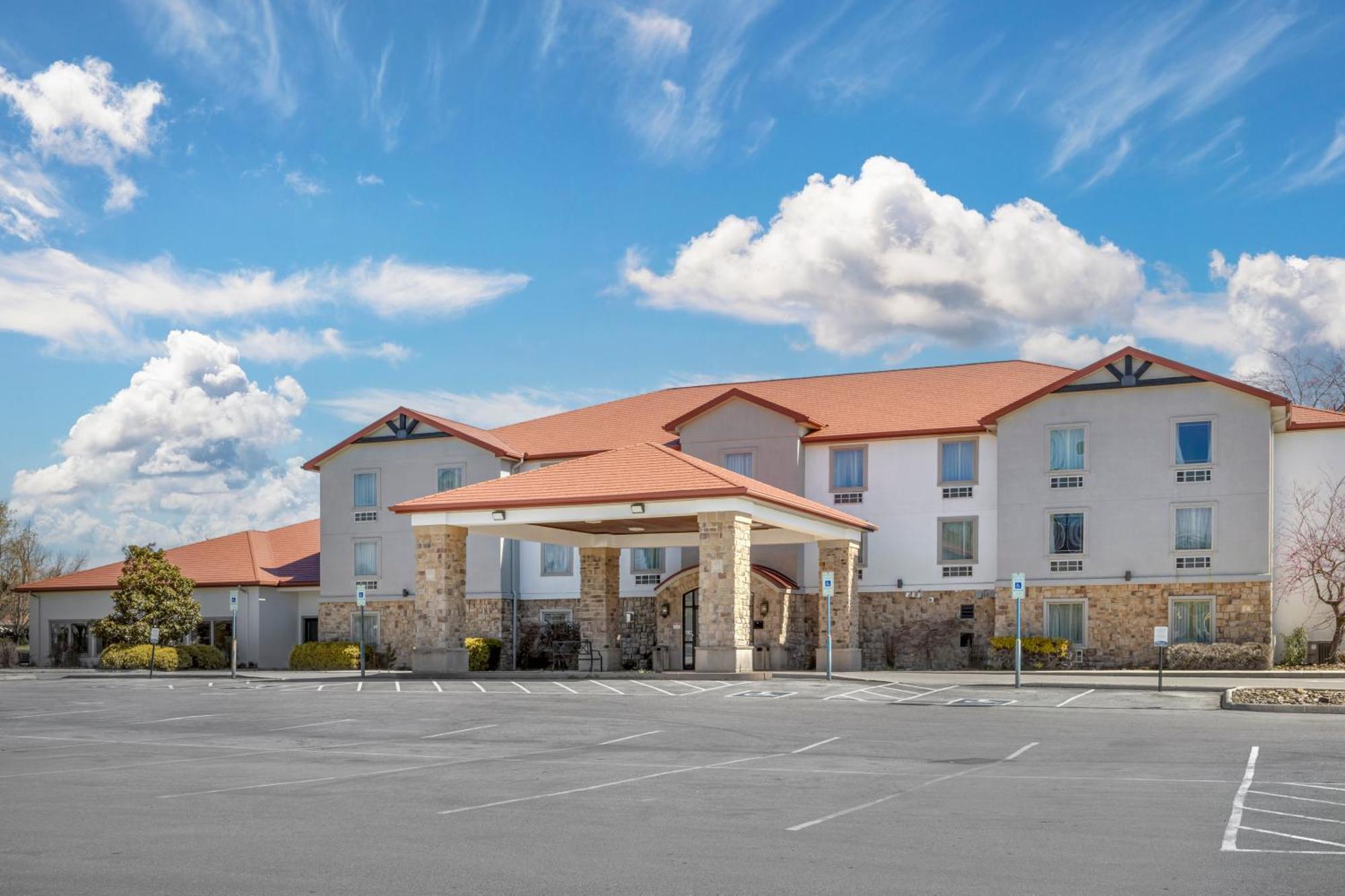 Quality Inn & Suites Monterey, Tn - Crossville, Tn Extérieur photo